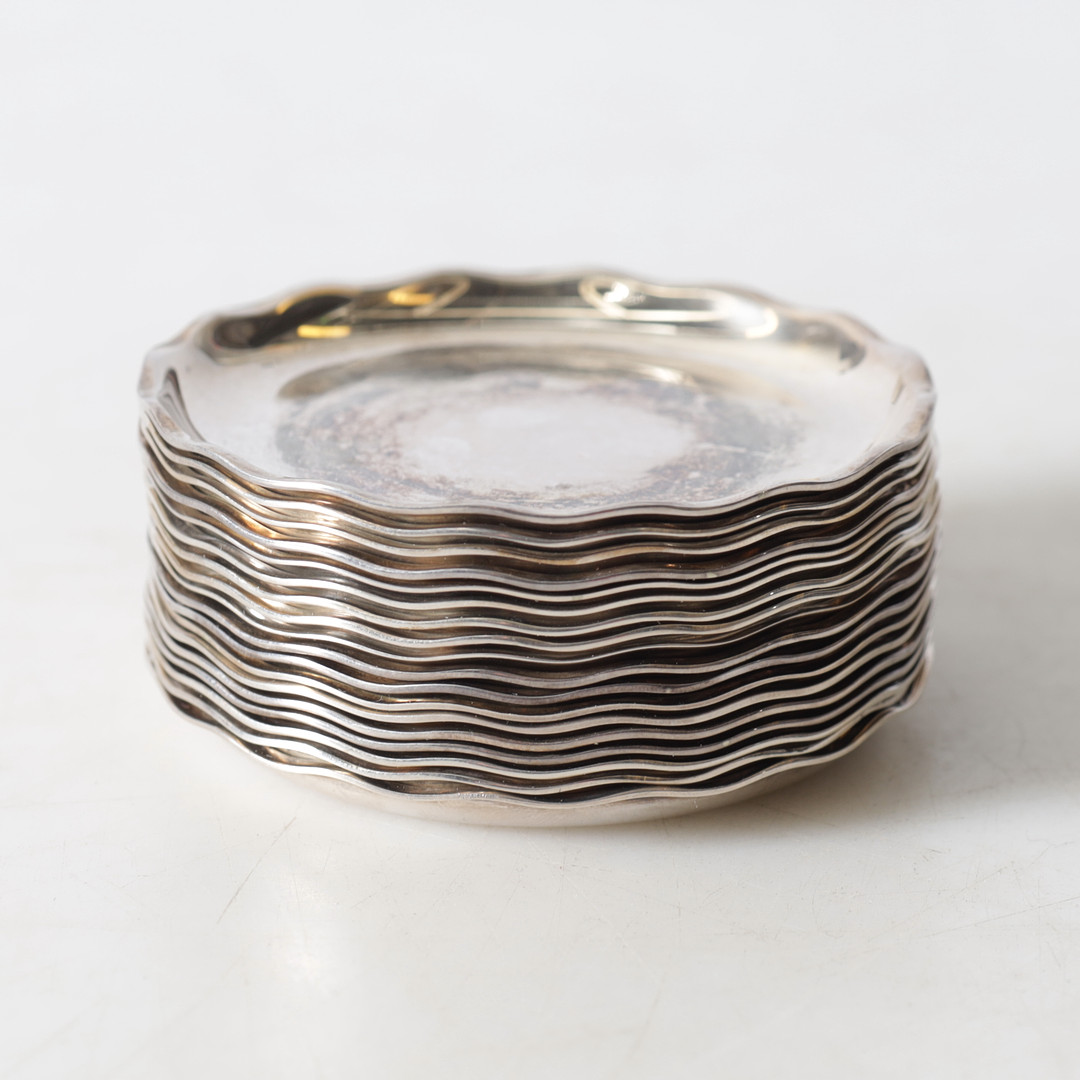 COASTERS, 18 st, nysilver, K.G. Markströms Guldsmeds. A.B., Uppsala, 1900-tal.