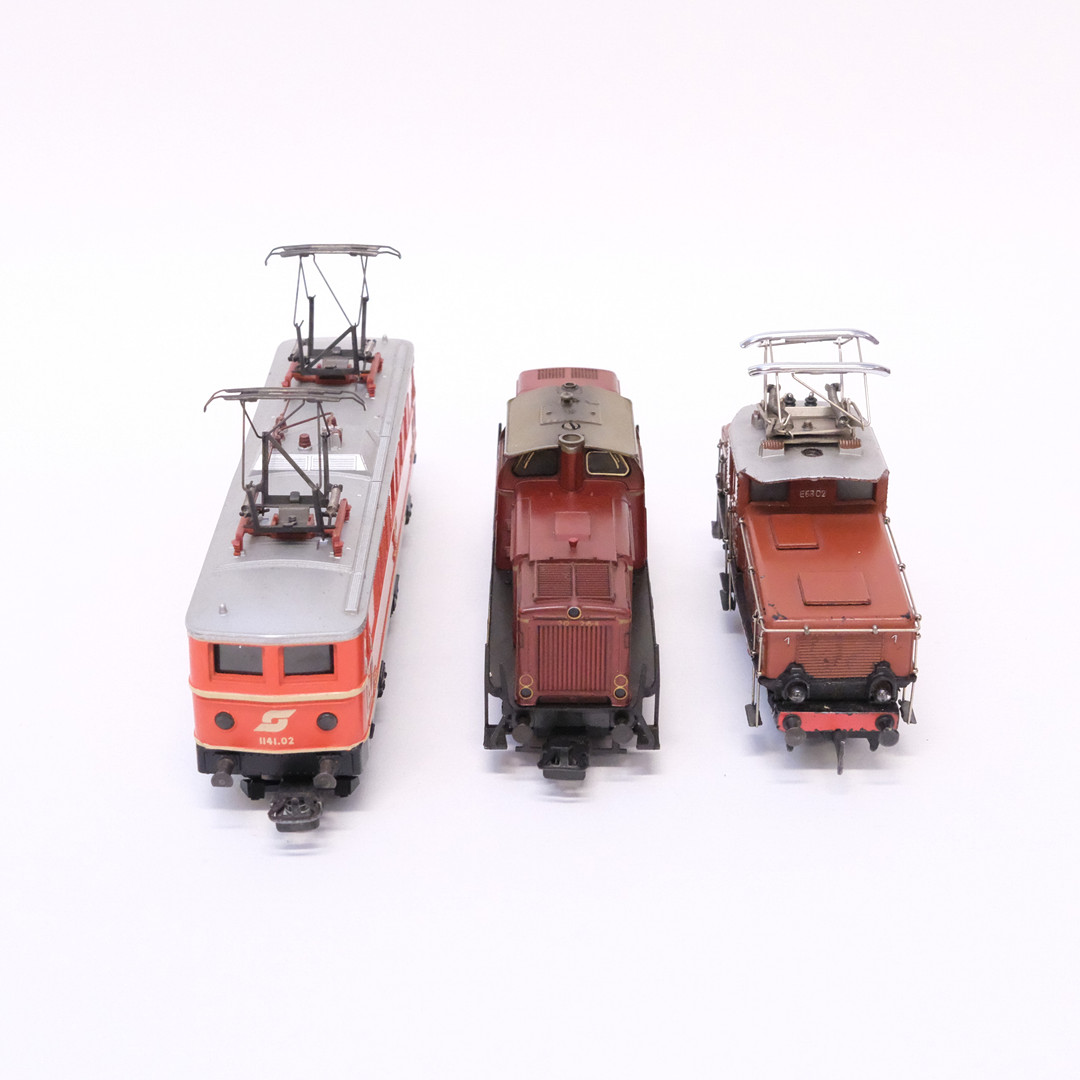 MÄRKLIN. MODELLJÄRNVÄG, TRE LOK. SKALA H0.