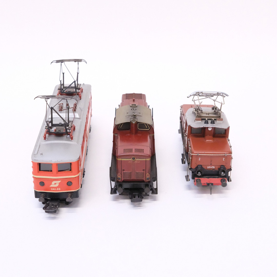 MÄRKLIN. MODELLJÄRNVÄG, TRE LOK. SKALA H0.