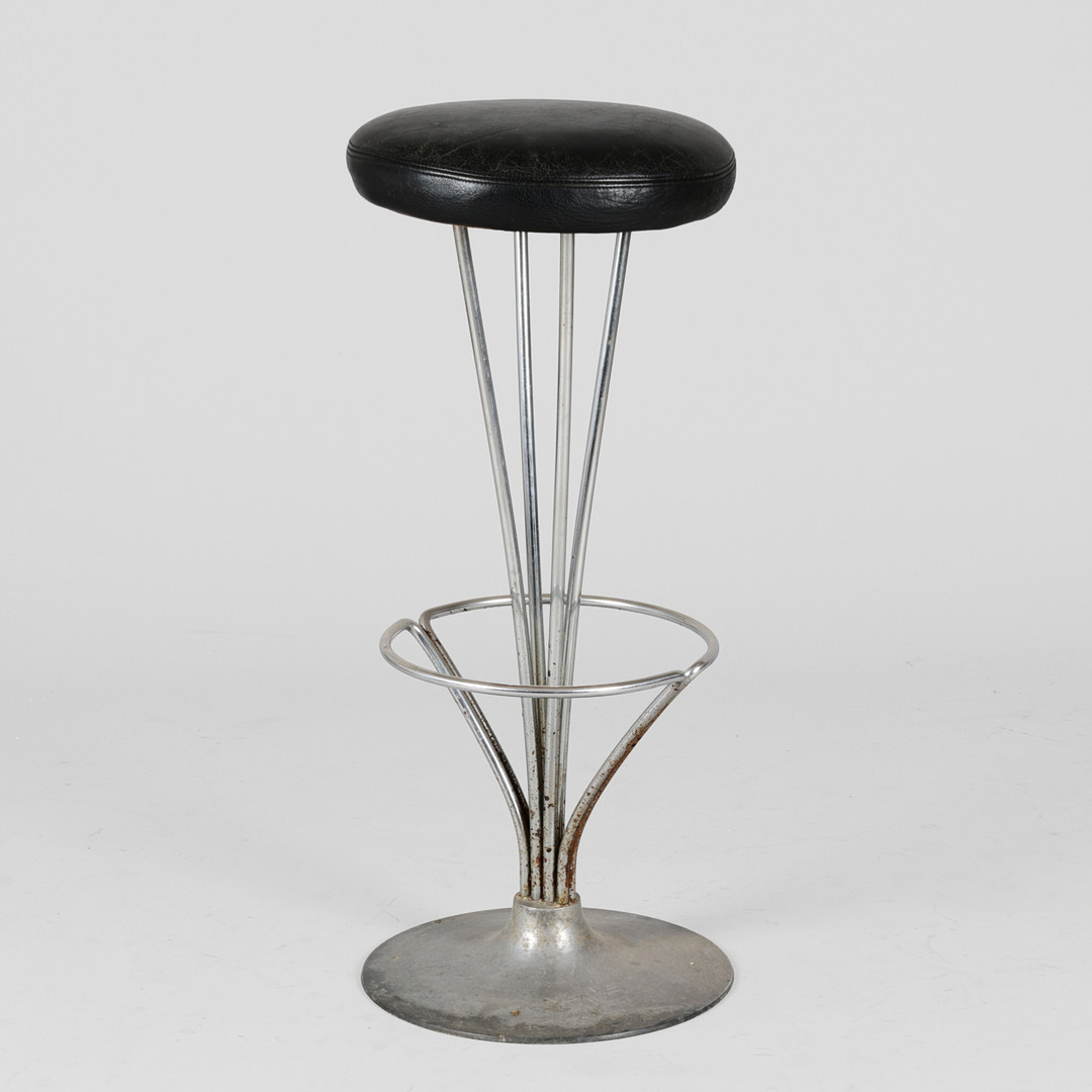 PIET HEIN (1905-1996). Barstol med stel af forkromet metal og sæde betrukket med sort læder, model FL 9511, Fritz Hansen, Danmark, formgivet 1961.