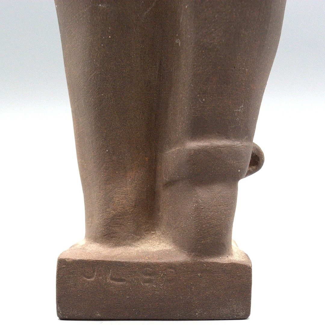 MODERNISTISCHE SKULPTUR, KERAMIK, "JL" MONOGRAMMIERT, OSTEUROPÄISCH, UM 1950.