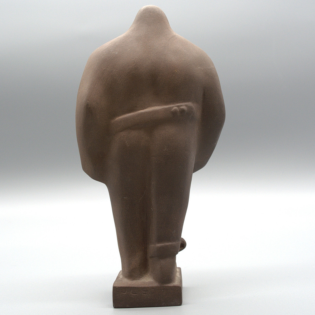 MODERNISTISCHE SKULPTUR, KERAMIK, "JL" MONOGRAMMIERT, OSTEUROPÄISCH, UM 1950.