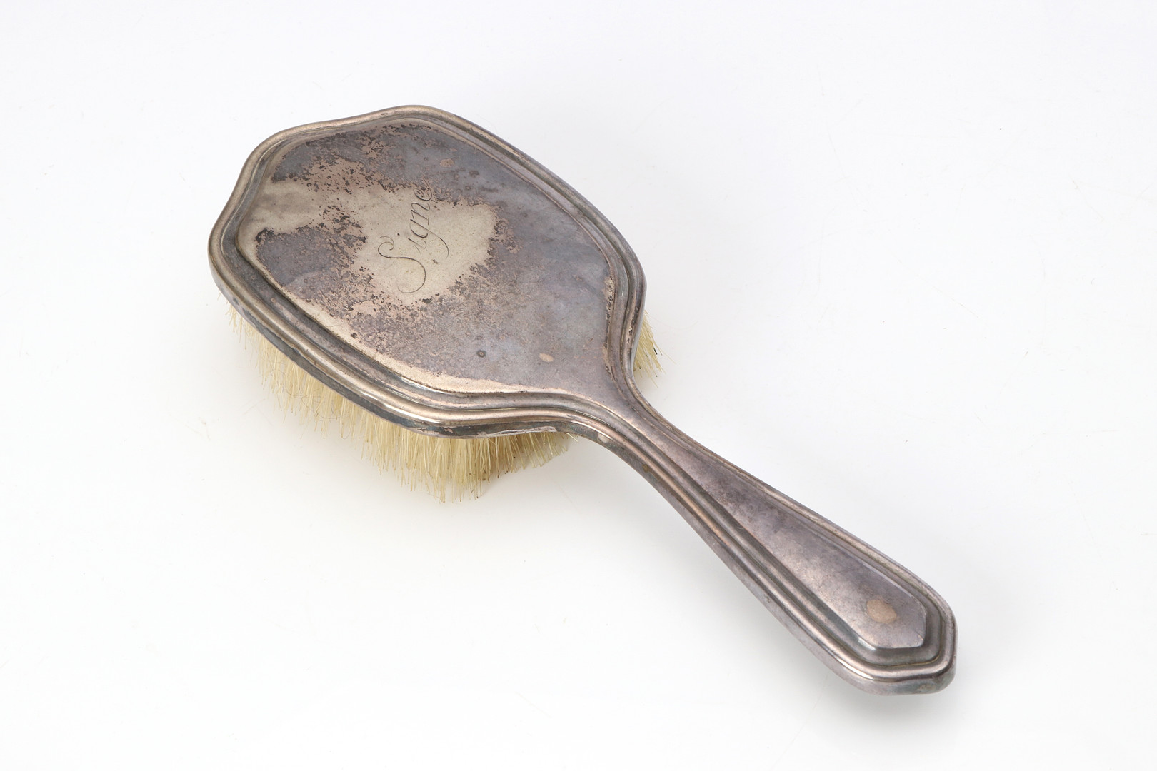 BORSTAR, TRE ST SAMT HANDSPEGEL. Silver. Svenska importstämplar. 1900-talets första hälft.