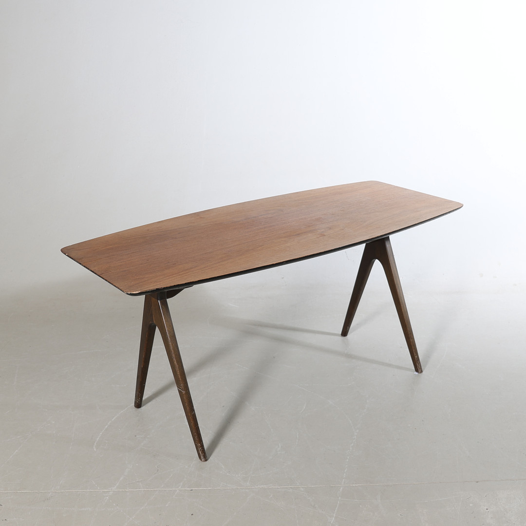 SOFFBORD, skiva av teak, mörkbetsad benställning, 1950-tal.