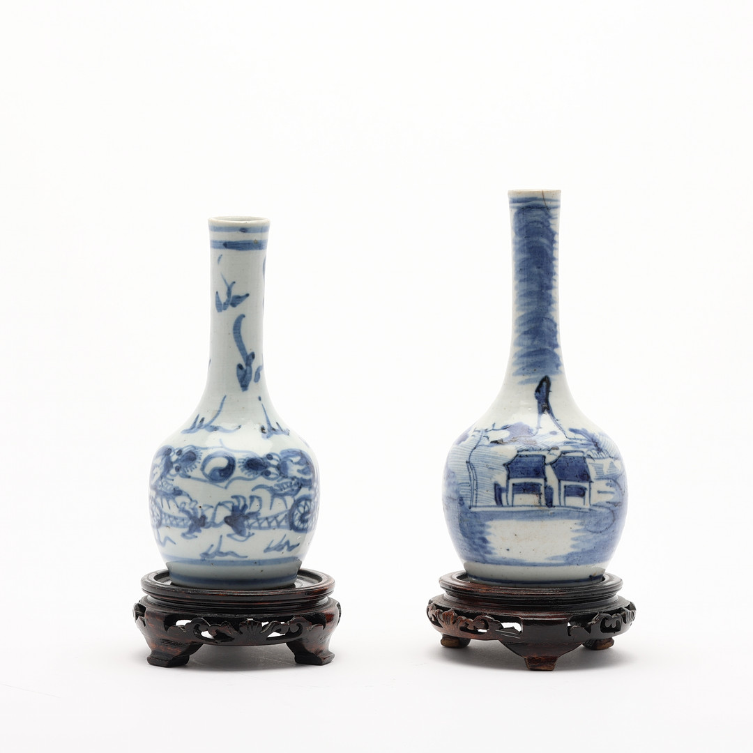 VASER, 2 stycken, porslin, Kina, 1800-tal eller äldre.