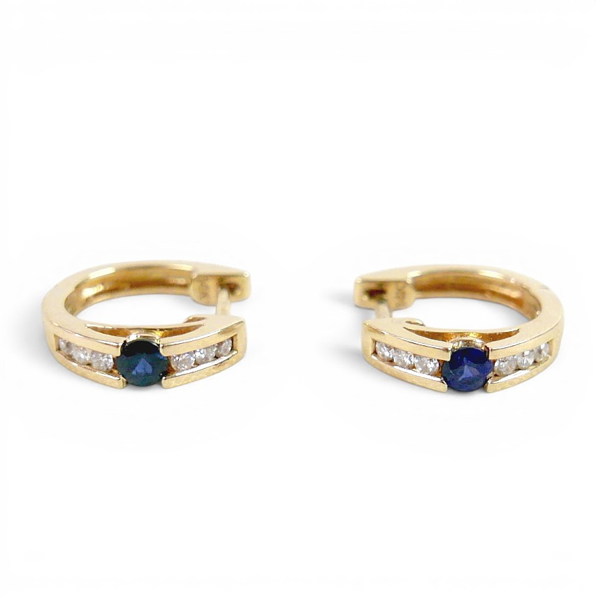 A PAIR OF DIAMOND AND SAPPHIRE HOOP EARRINGS.