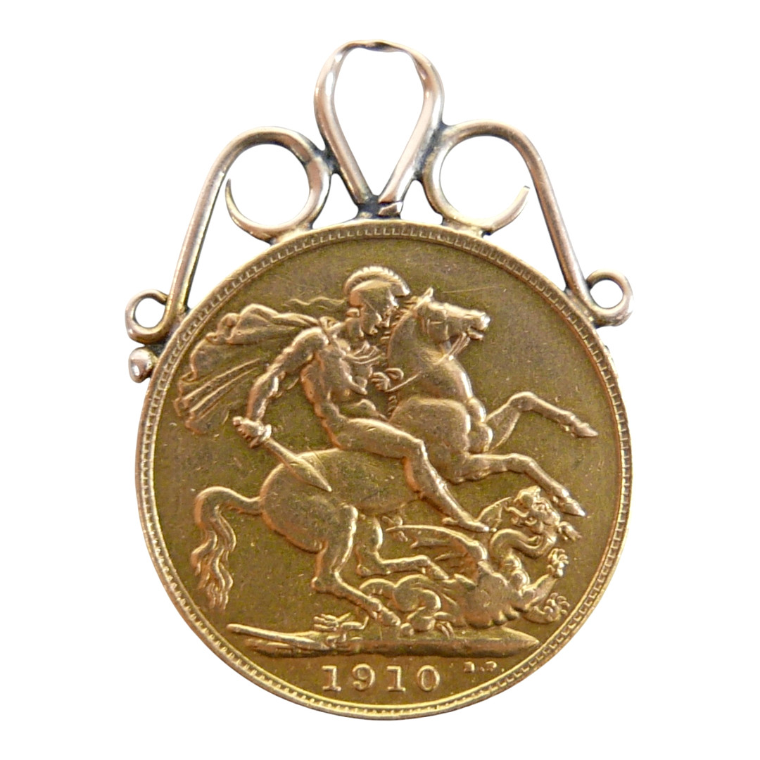 A GEORGE V GOLD SOVEREIGN.