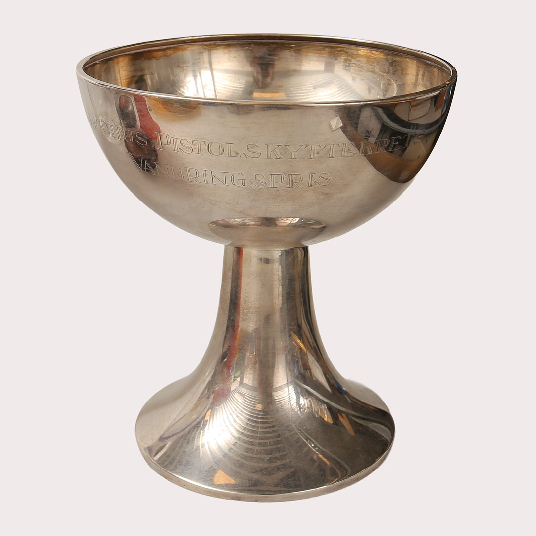 POKAL PÅ FOT, silver, GAB, år 1928.