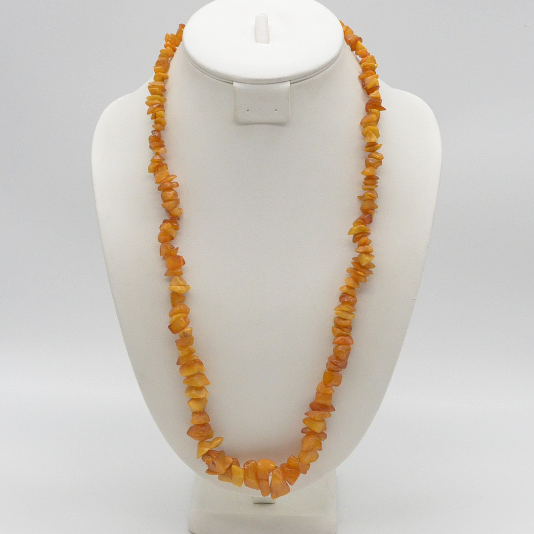EDELSTEINCOLLIER AUS BUTTERSCOTCH-BERNSTEIN, NATURBELASSENE FORM, POLIERTE OBERFLÄCHE, NACH GRÖSSE GEORDNET, VINTAGE, CA. 70 CM.