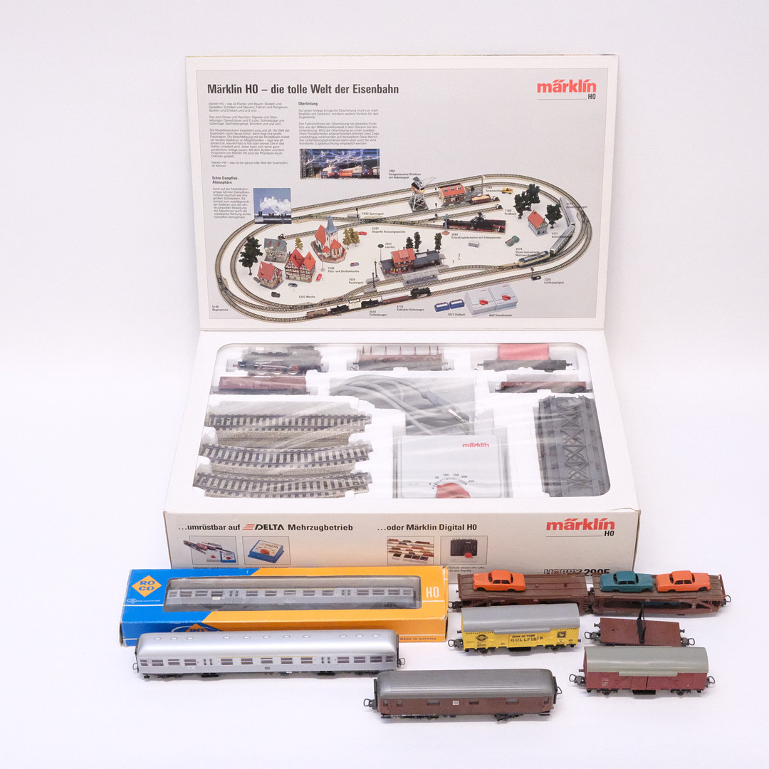 MODELLJÄRNVÄG; MÄRKLIN STARTSET "2905" SAMT SJU VAGNAR. SKALA H0.