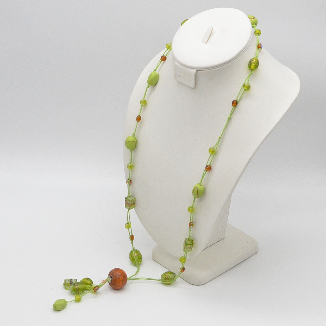 HANDGEMACHTES COLLIER MIT MURANO GLAS PERLEN, GRÜN UND BRAUN, MIT GOLDFLITTER, VINTAGE.