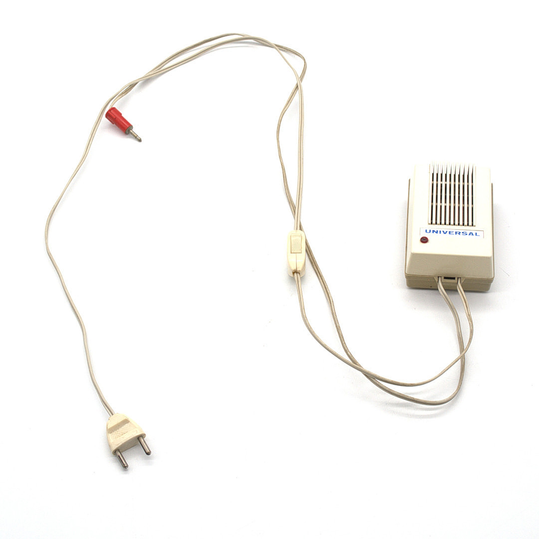 TRANSISTORRADIO; TAMBORIN; MARKE SCHNEIDER; VINTAGE.