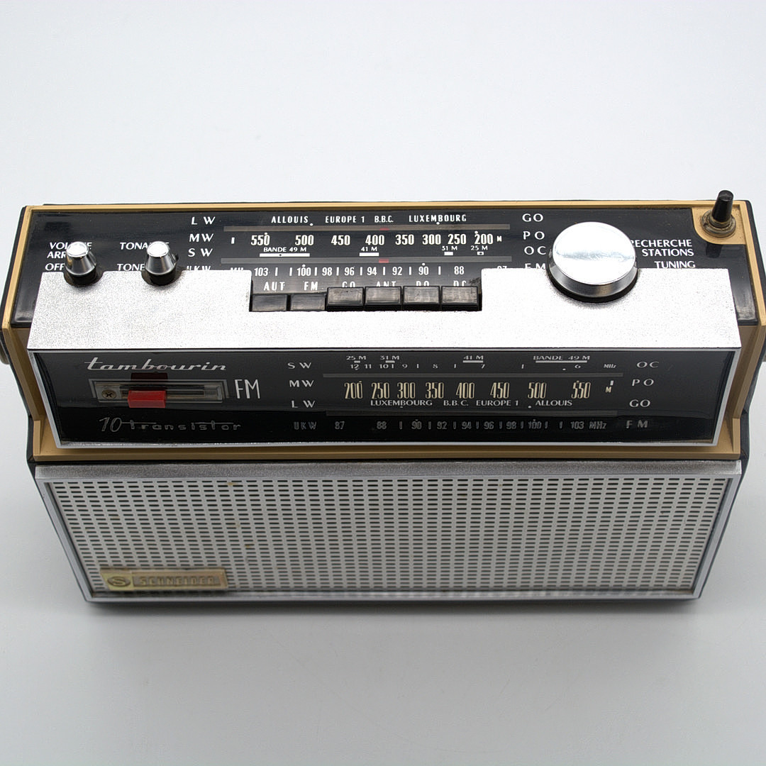 TRANSISTORRADIO; TAMBORIN; MARKE SCHNEIDER; VINTAGE.