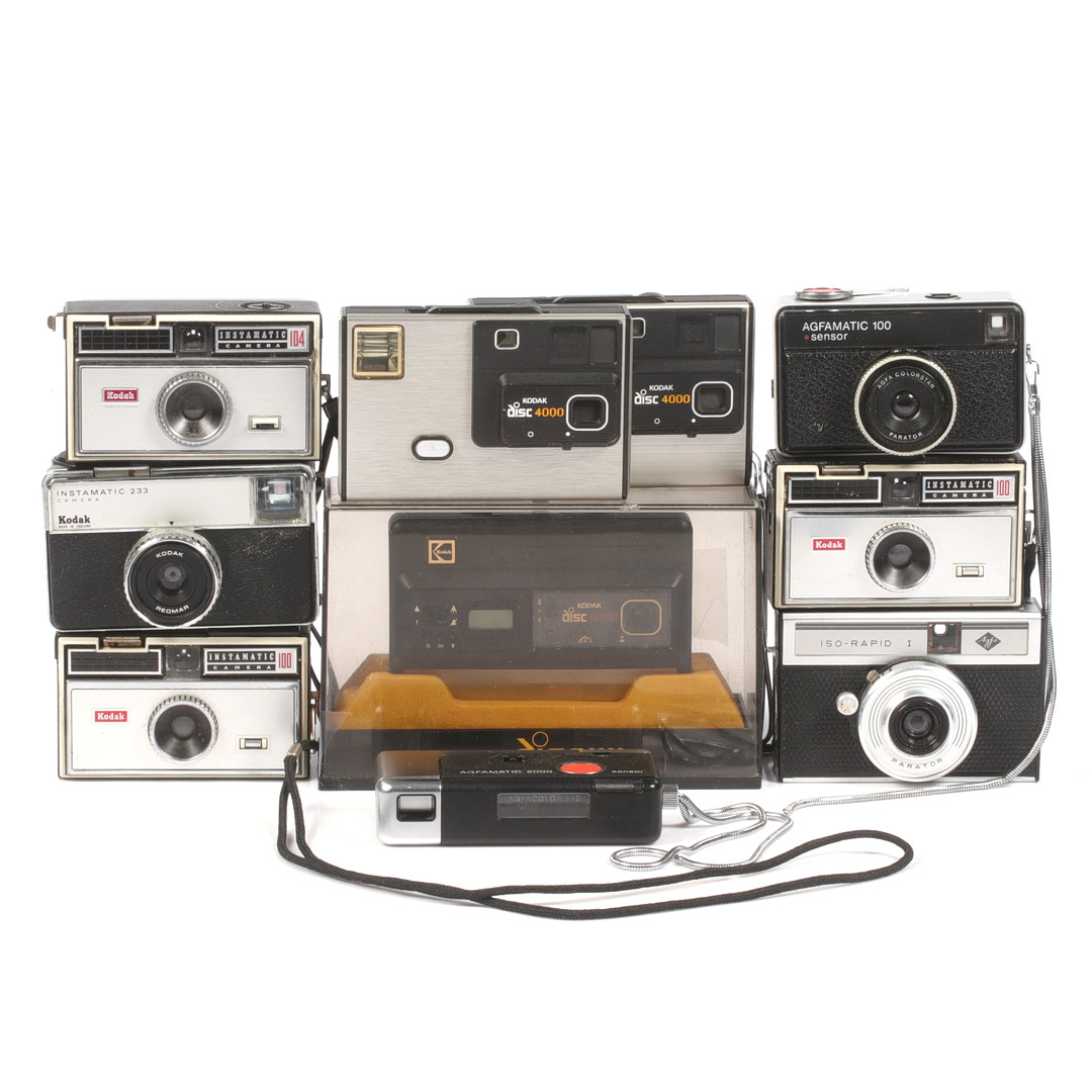 KAMEROR, 10 st, Kodak Instamatic, Kodak disc, Agfamatic mm. 1980-tal.