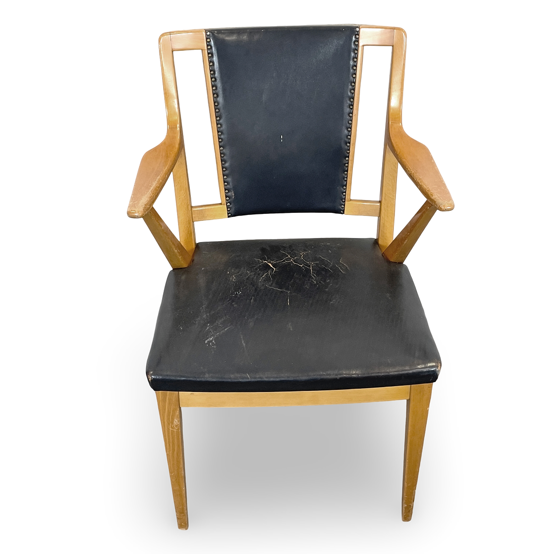 BERTIL FRIDHAGEN. Karmstolar, ett par, modell 404A, Bodafors, brännstämplade, 1900-talets mitt.