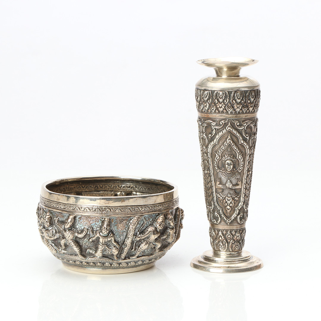 VAS OCH SKÅL. Silver. Thailand. Skålens vikt ca 155 gram, vasen med fylld fot.