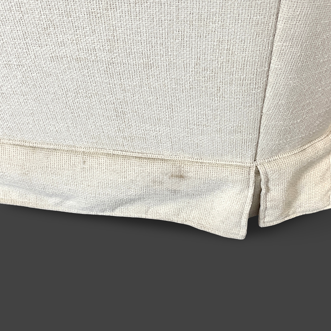 FÅTÖLJER, ett par. Ljusbeige textil, 1900-tal.
