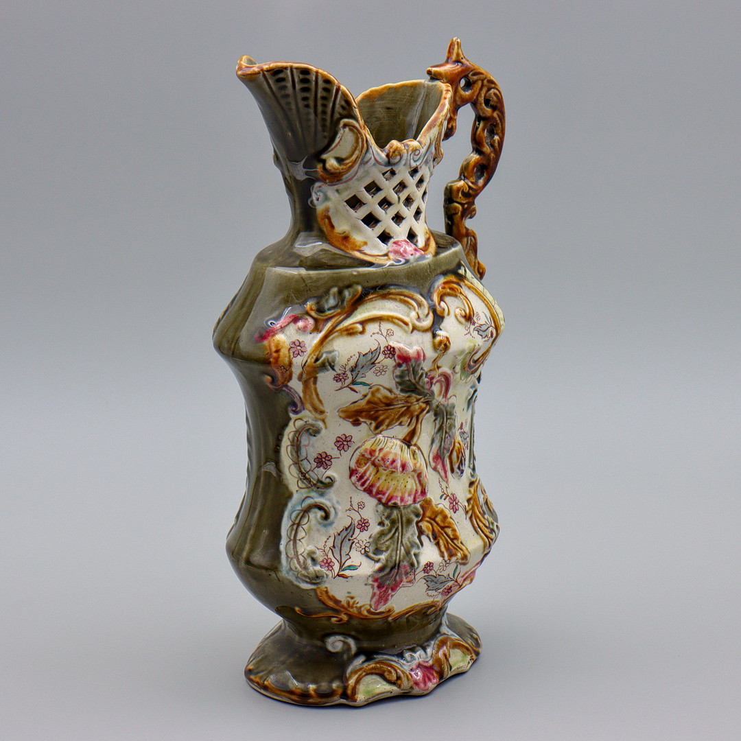 KANNA/VAS MAJOLIKA (33cm) JUGENDSTIL, TIDIGT 1900-TAL.