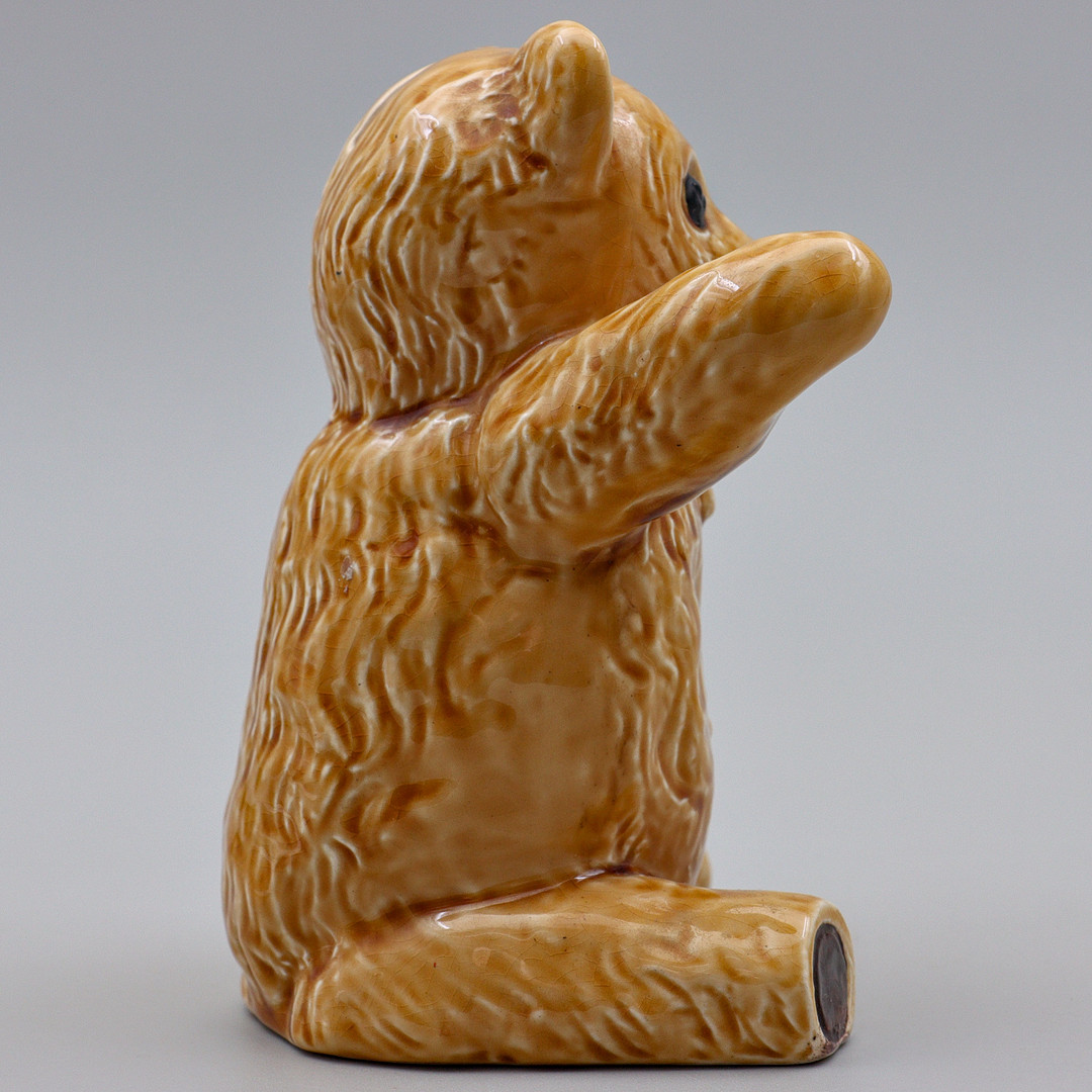 SPARBÖSSA I PORSLIN "TEDDY WARE", LANCASTER & SANDLAND, STAFFORDSHIRE, ENGLAND, 1900-TALETS MITT.
