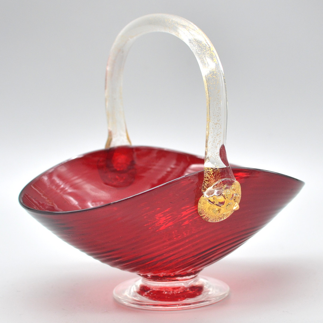 ARCHIMEDE SEGUSO. MURANO DESIGNERSCHALE, STUDIOGLAS, GOLDFLITTER, ITALIEN, UM 1950, MIT STUDIOETIKETT.