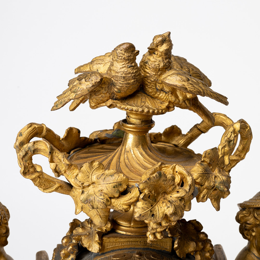 BORDSPENDYL, urverk märkt Japy Fils, förgylld vitmetall och brons, 1800-talets andra hälft.