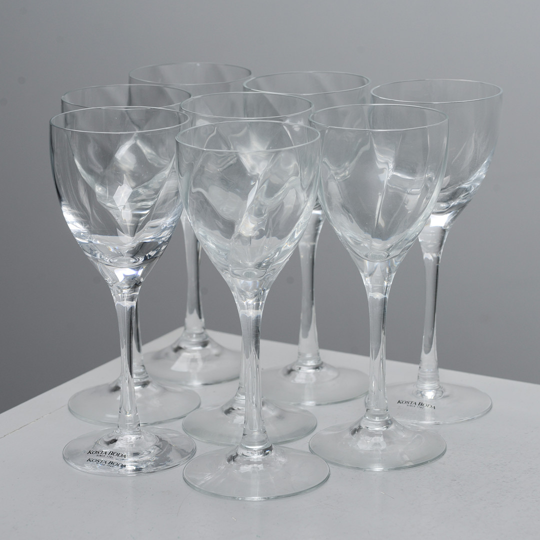 BERTIL VALLIEN. "Chateau", 8 dessertvinsglas, Kosta Boda.