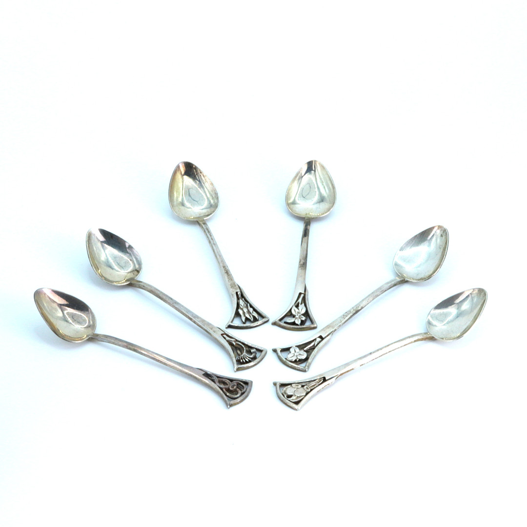 CHINESE ART NOUVEAU SPOONS.