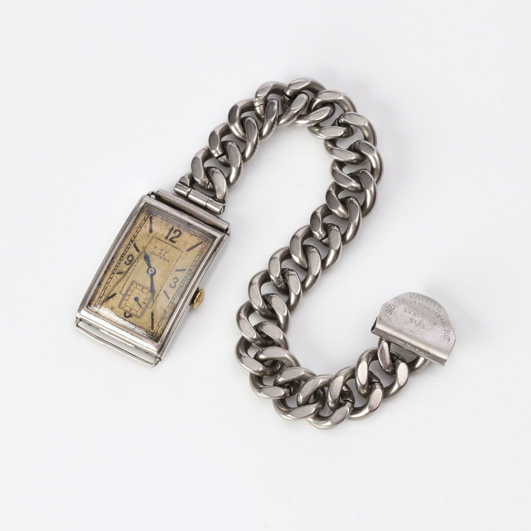 OMEGA, ARMBANDSUR. Stål, ca 1939.