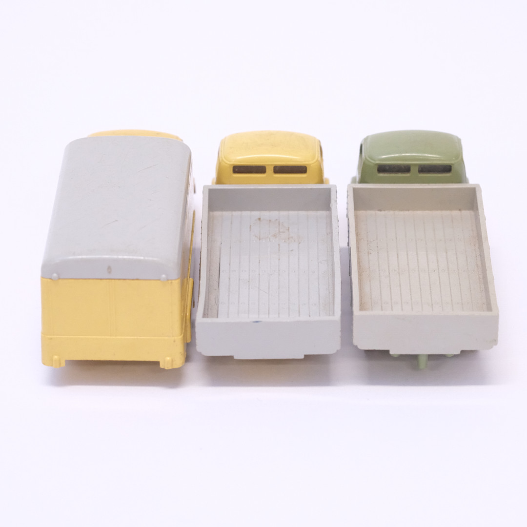 LEGO. MODELLBILAR, TRE LASTBILAR. MERCEDES BENZ. DANMARK, 1960-TAL.