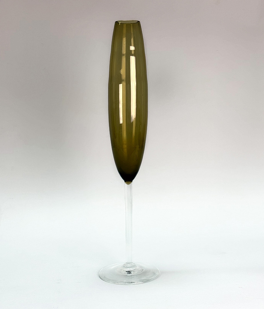 BENGT ORUP. VAS, grönfärgad glas, champagneformat, tillskriven 1900 tal.
