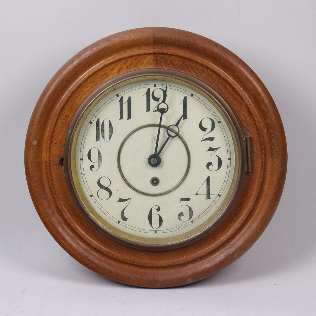 VÄGGUR, "Stationsur", Junghans, 1900-talets första hälft.