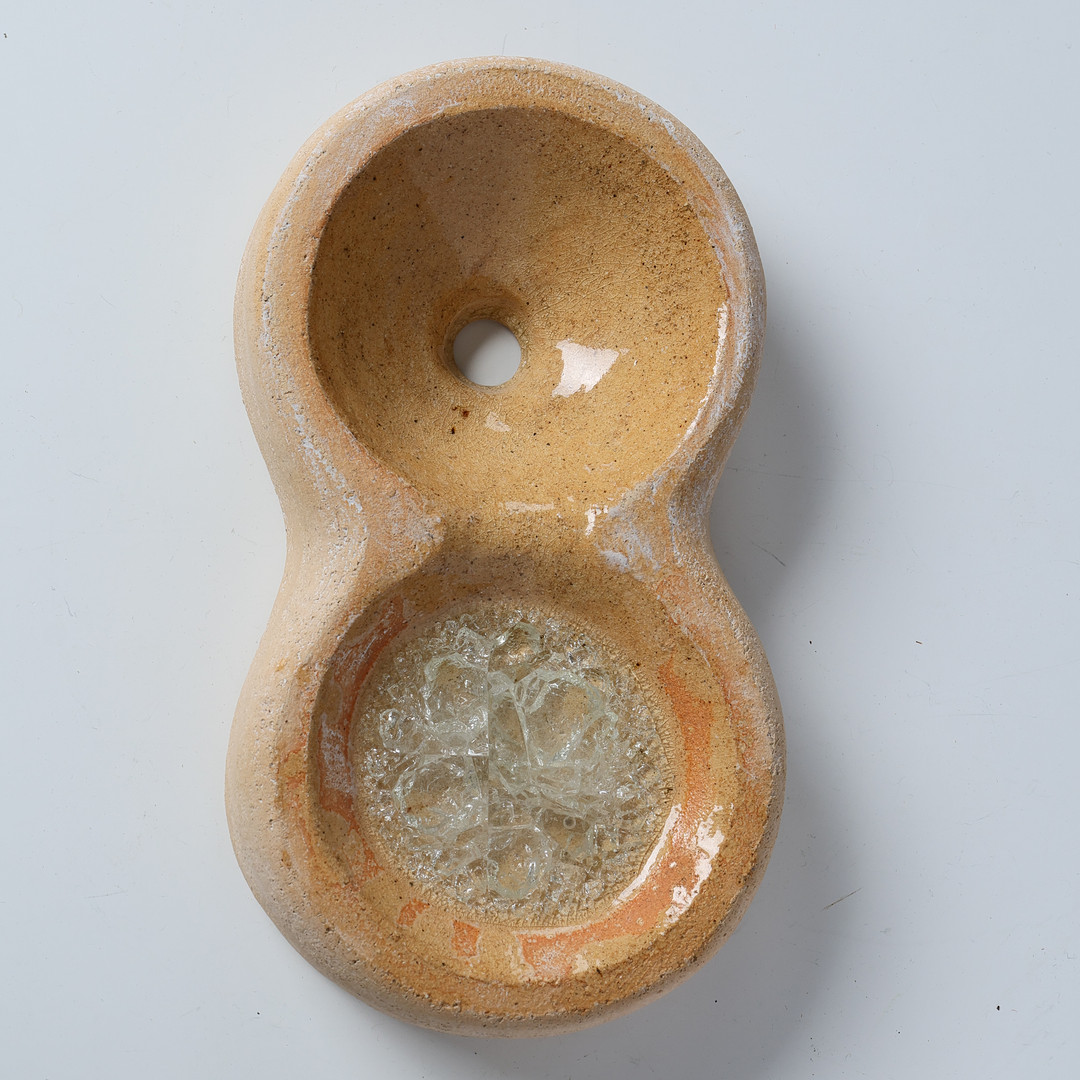 URSULA MUNCH-PETERSEN (1937-2025). Sculptural work of partially glazed stoneware titled "Little Figure Eight", designed in 2004 and exhibited at Clausens Kunsthandel in Copenhagen, Denmark.