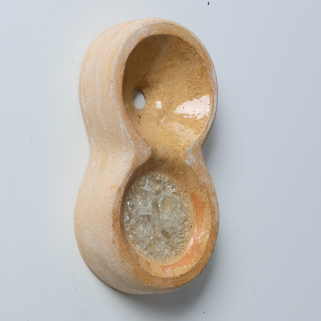 URSULA MUNCH-PETERSEN (1937-2025). Sculptural work of partially glazed stoneware titled "Little Figure Eight", designed in 2004 and exhibited at Clausens Kunsthandel in Copenhagen, Denmark.