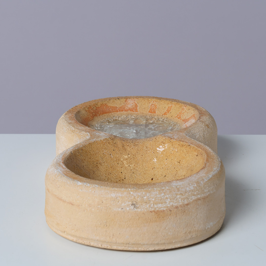 URSULA MUNCH-PETERSEN (1937-2025). Sculptural work of partially glazed stoneware titled "Little Figure Eight", designed in 2004 and exhibited at Clausens Kunsthandel in Copenhagen, Denmark.