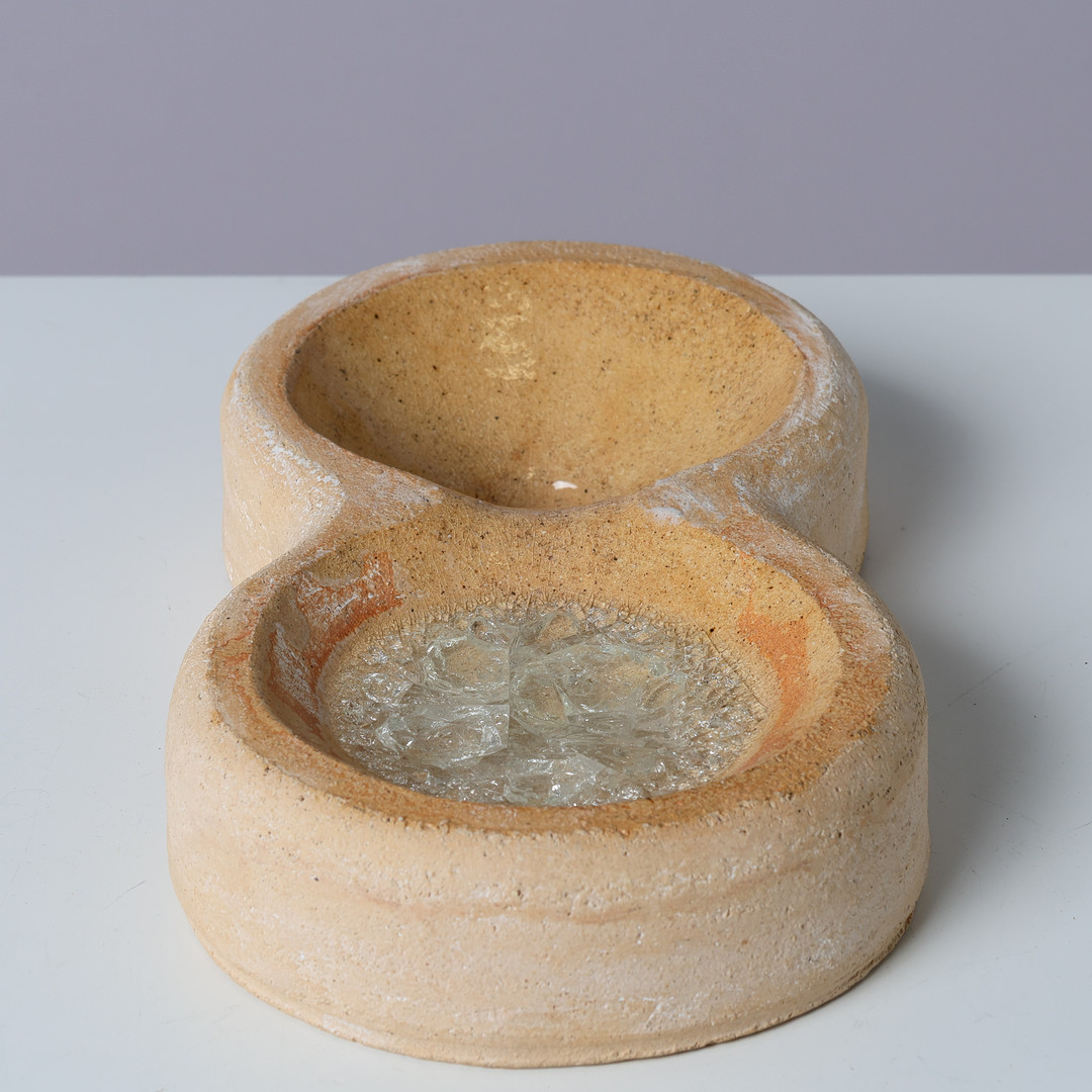 URSULA MUNCH-PETERSEN (1937-2025). Sculptural work of partially glazed stoneware titled "Little Figure Eight", designed in 2004 and exhibited at Clausens Kunsthandel in Copenhagen, Denmark.