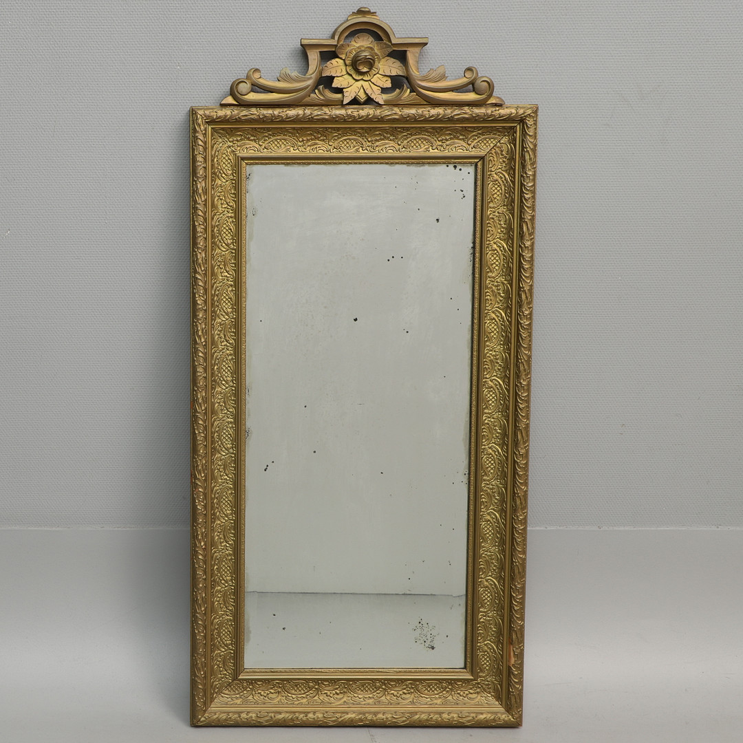 SPEGEL, fasettslipat glas, nyrokokostil, möjligen Göteborg, 1900-talets första hälft.
