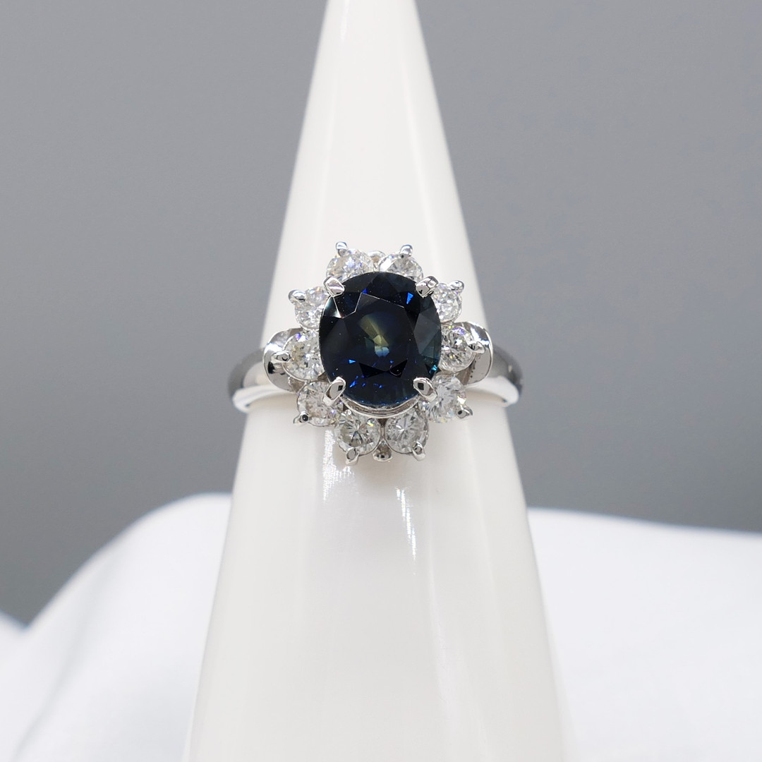 SAPPHIRE (1.80ct) & DIAMOND (0.70ct) ring.