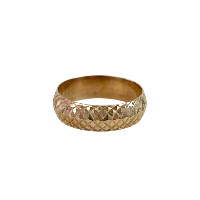 A 9CT GOLD RING.