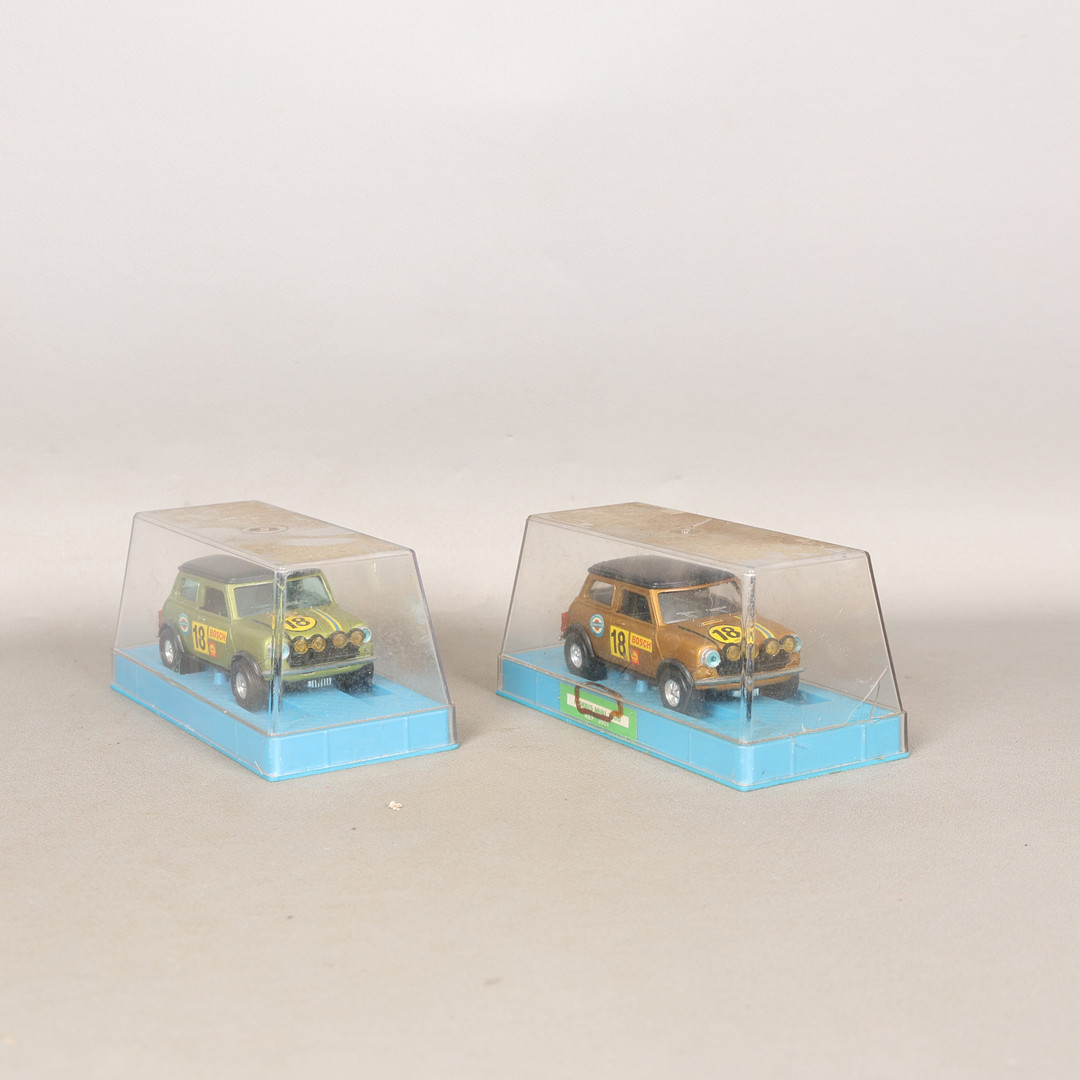 TWO NACORAL 3501 MORRIS MINI 1000 MODEL CARS (2).