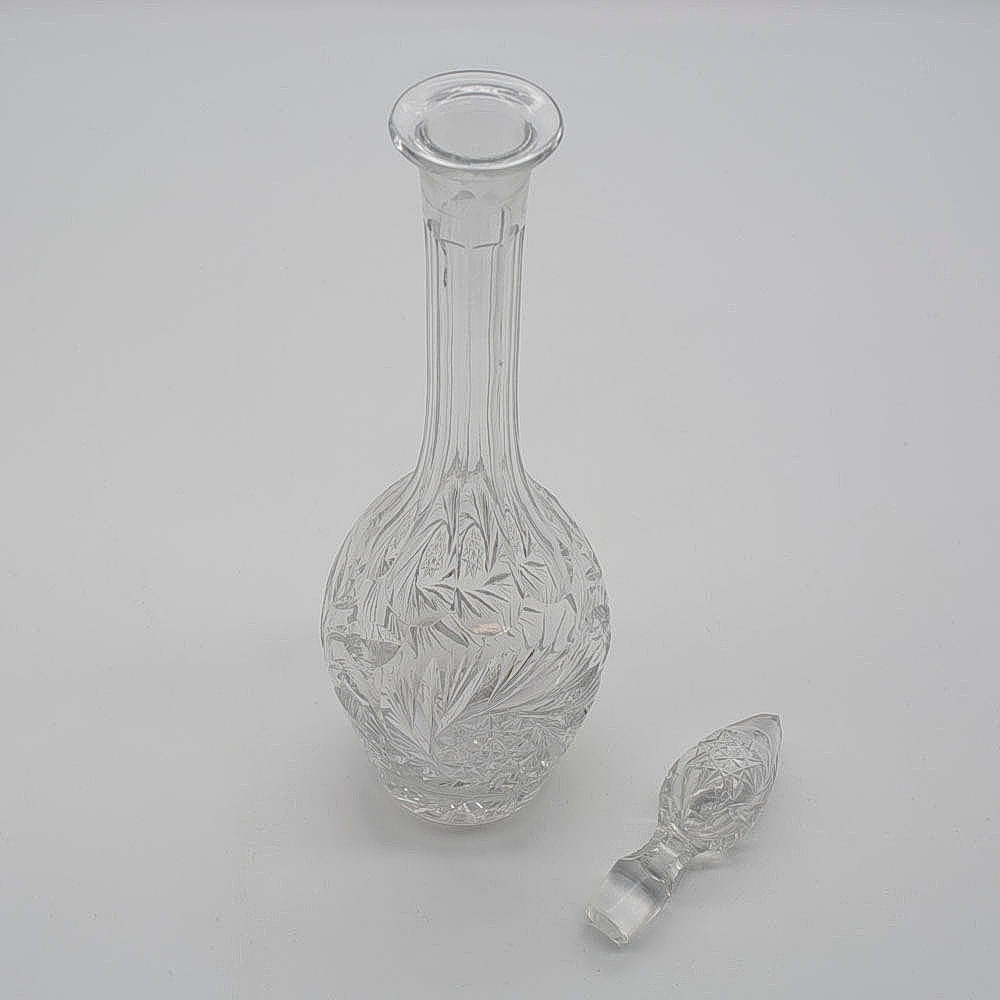 GLASKARAFFE MIT SCHLIFFDEKOR, VINTAGE.