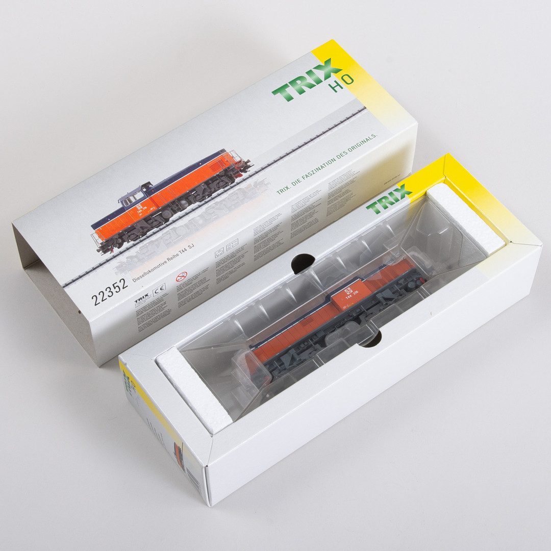 TRIX 22352, SJ diesel lokomotiv T44 original emballage.