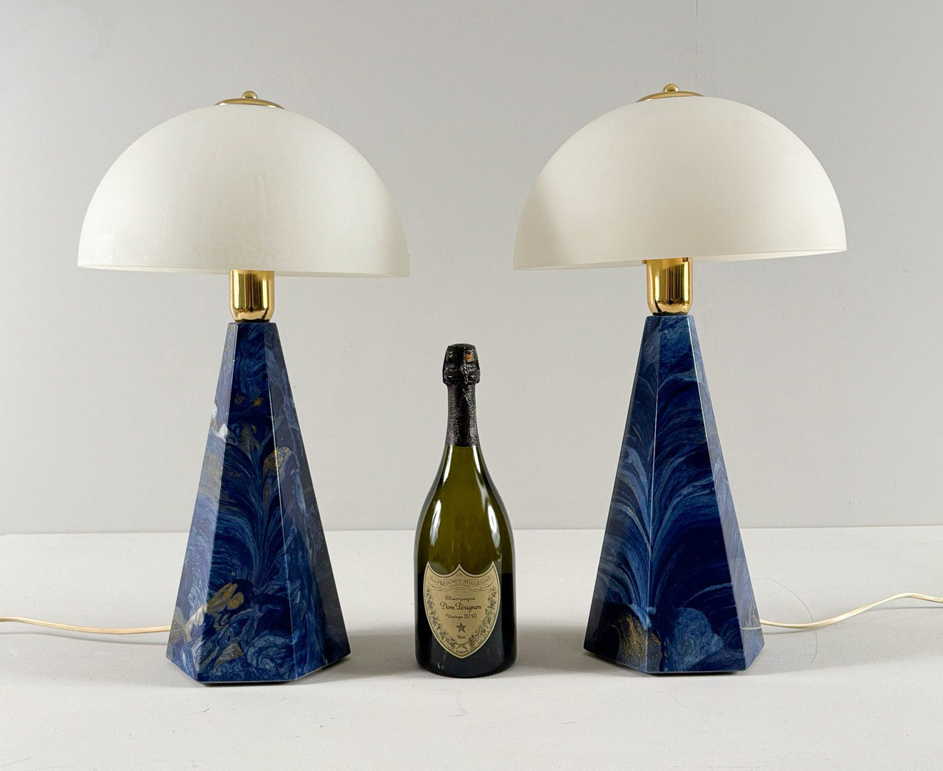 2er Set Vintage Tischlampen/Tischleuchten mit Marmor Sockel 'Lambada da Tavolo', Modell: Prisma, Italien.