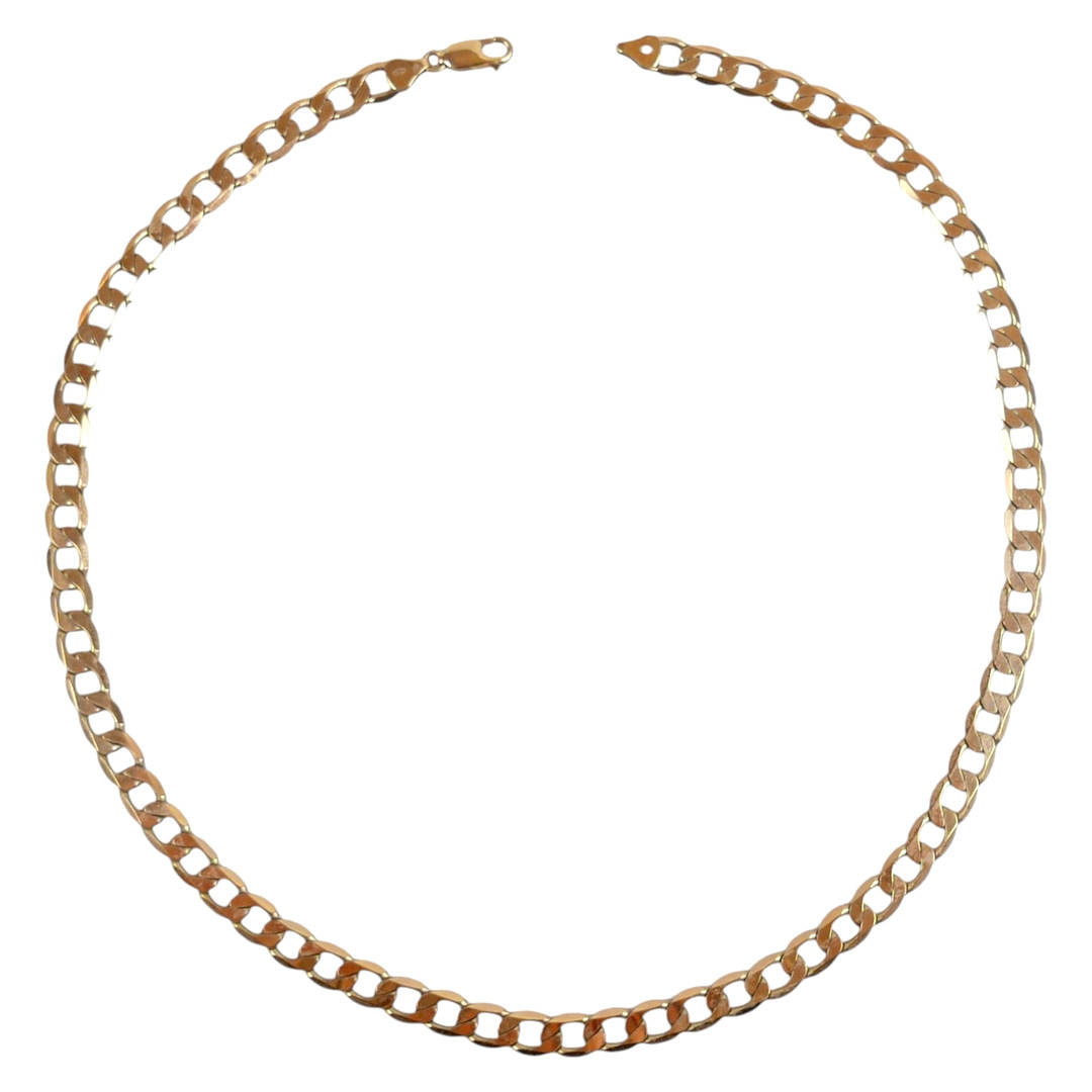 A 9CT GOLD CURB CHAIN NECKLACE.