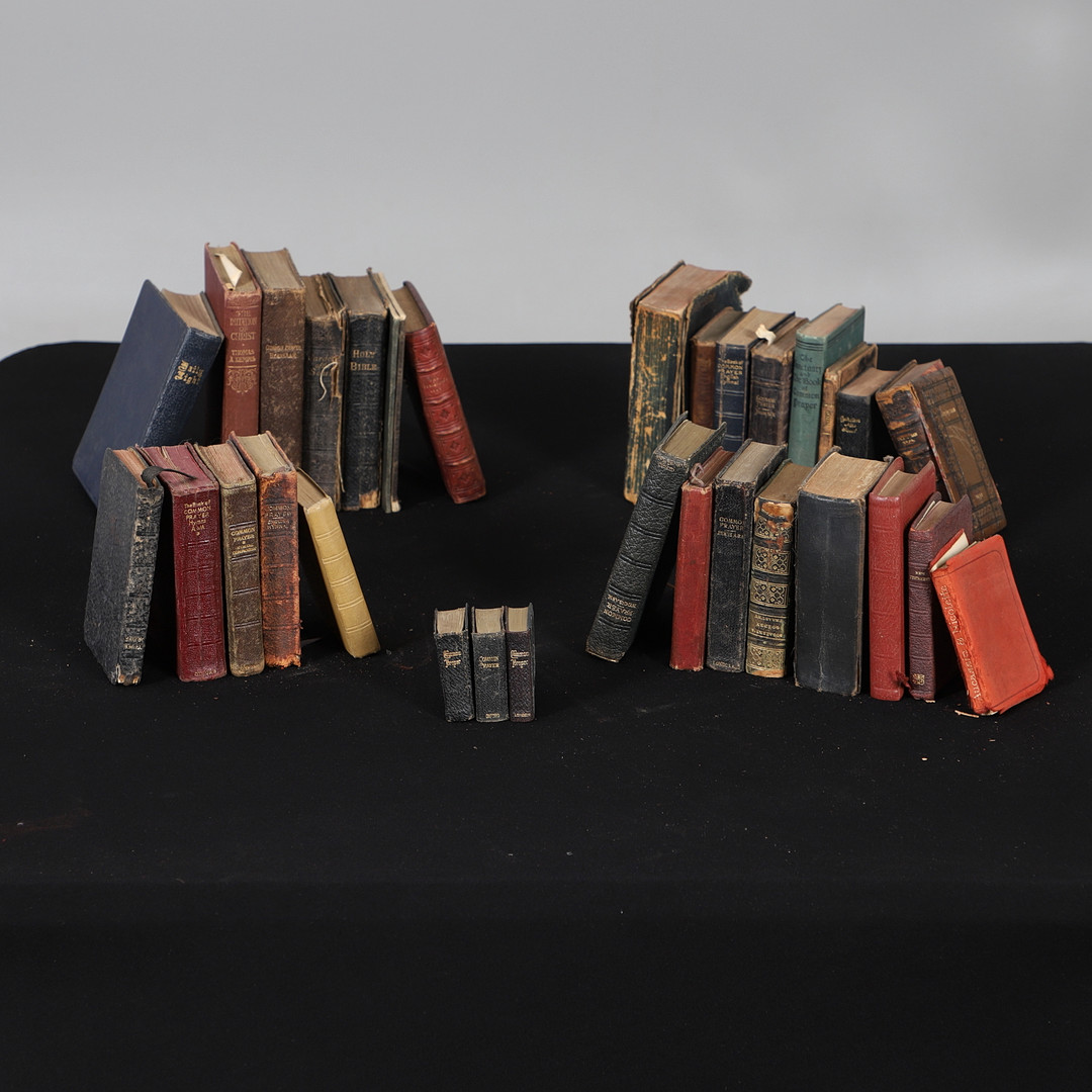 A COLLECTION OF NINETEENTH CENTURY AND LATER RELIGIOUS VOLUMES TO INCLUDE TWO SILVER FRONTED BOOKS OF COMMON PRAYER SILVER FRONTED BOARDS.