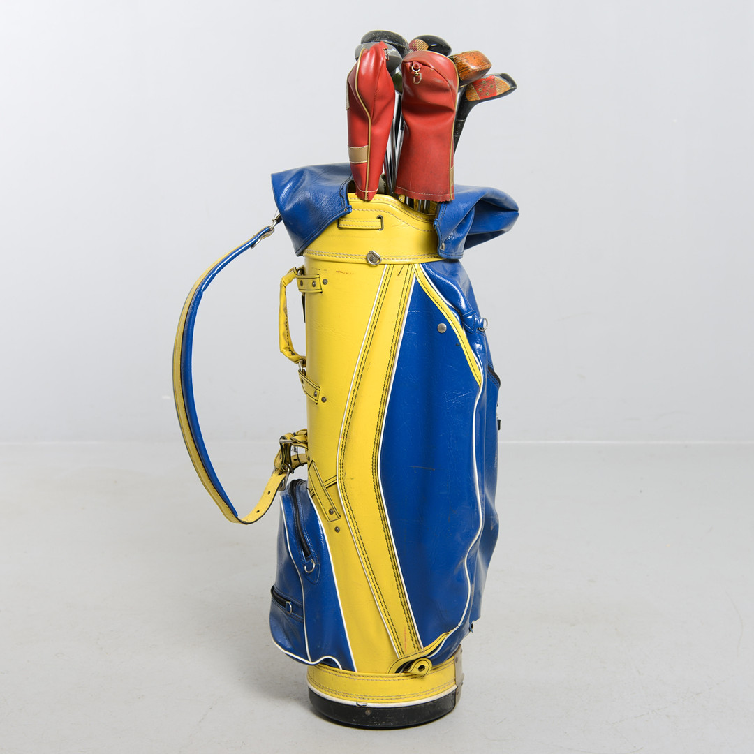 GOLFVÄSKA & GOLFKLUBBOR, 1+12, bl. a. MacGregor.