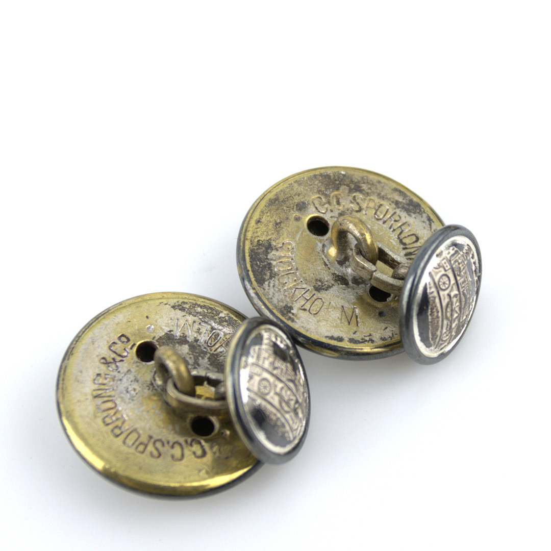 MANSCHETTKNAPPAR, NÅLAR mm. 42 delar, några delar silver, övriga metall.