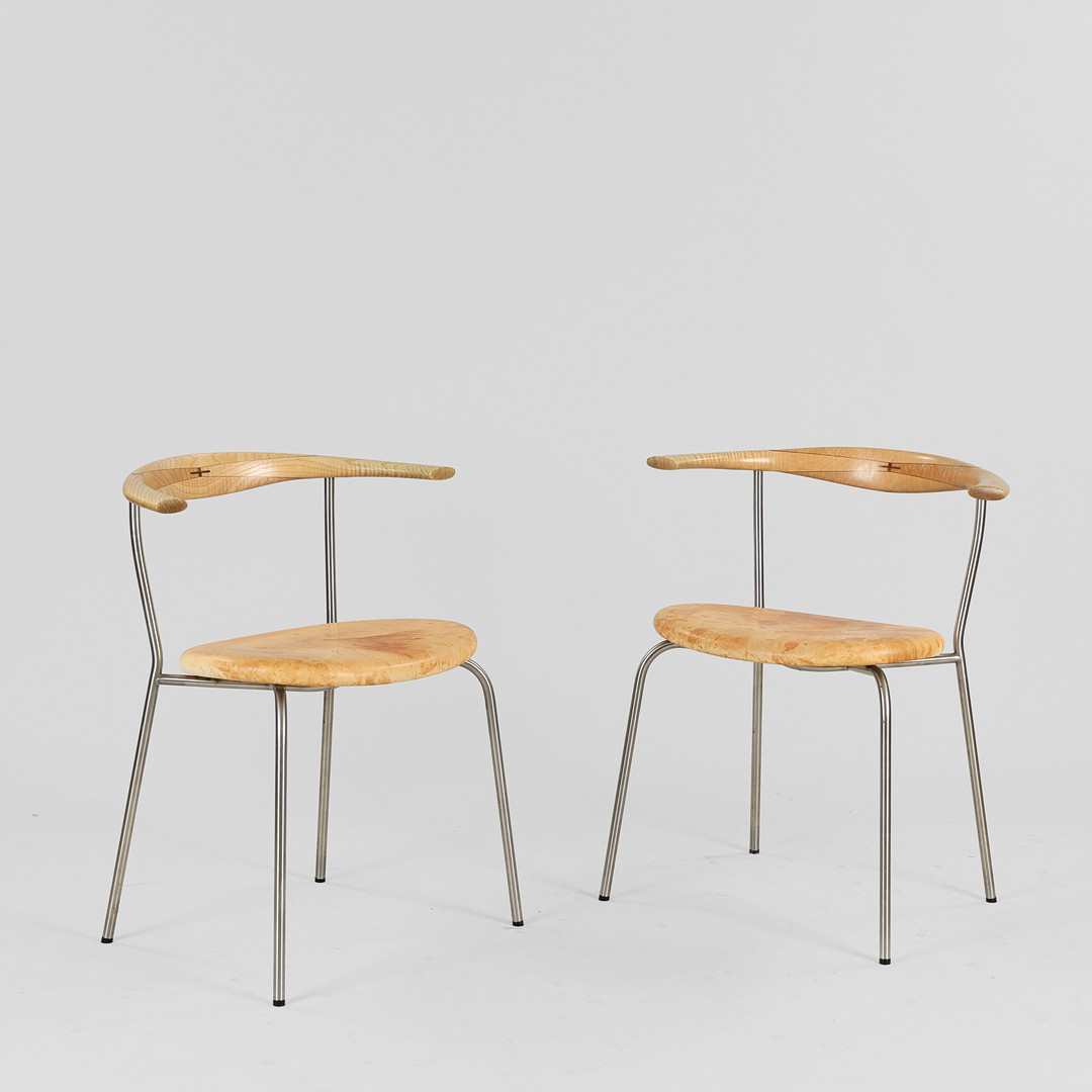 HANS J WEGNER. To armstole PP 701, stel af stål. Kopstykke af massiv ask med indlægninger. PP Møbler. (2).