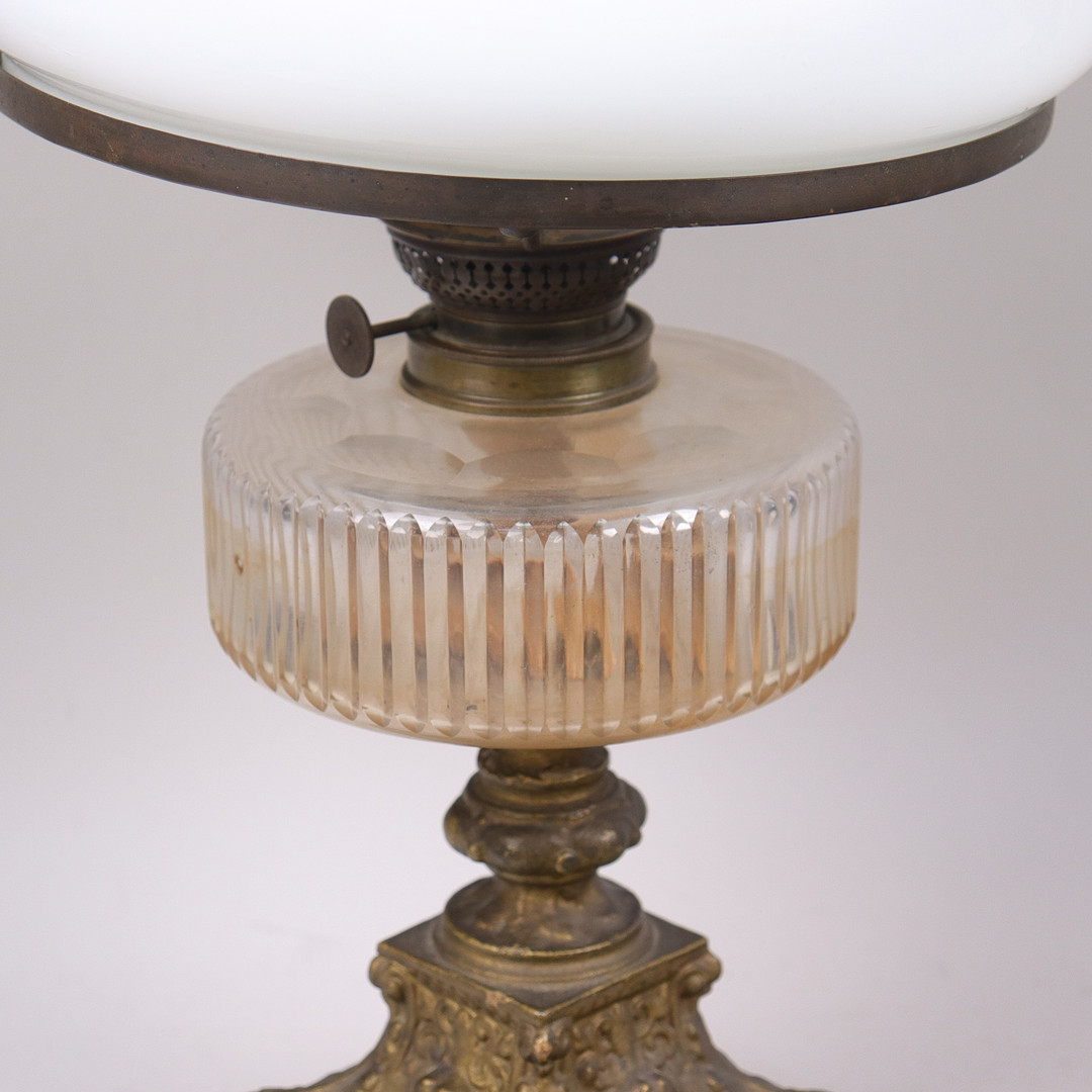 BORDSFOTOGENLAMPA, glas och metall, 1900-talets första hälft.