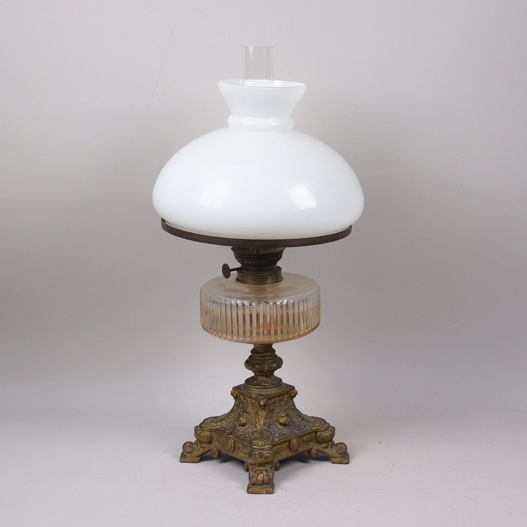 BORDSFOTOGENLAMPA, glas och metall, 1900-talets första hälft.