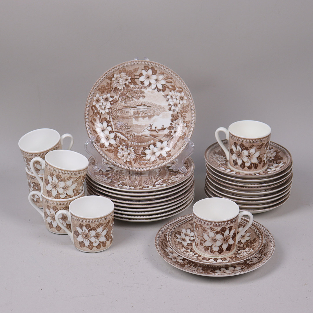 KAFFESERVIS, benporslin, "Kungliga slott", Gustavsberg, 28 delar.